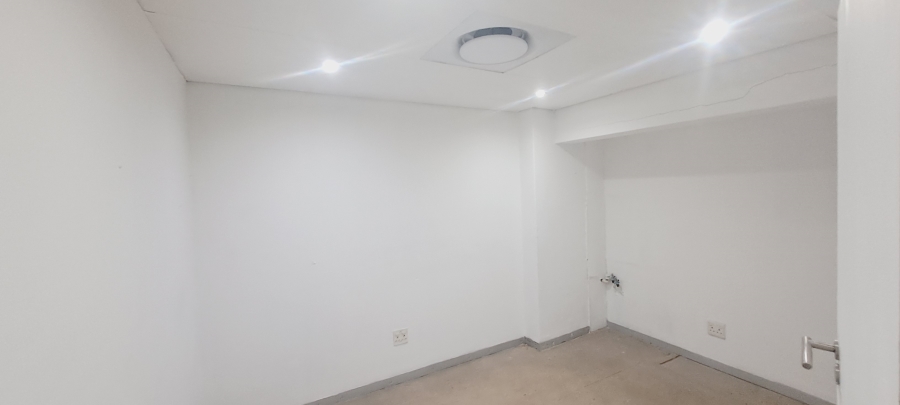To Let commercial Property for Rent in Sonstraal Western Cape